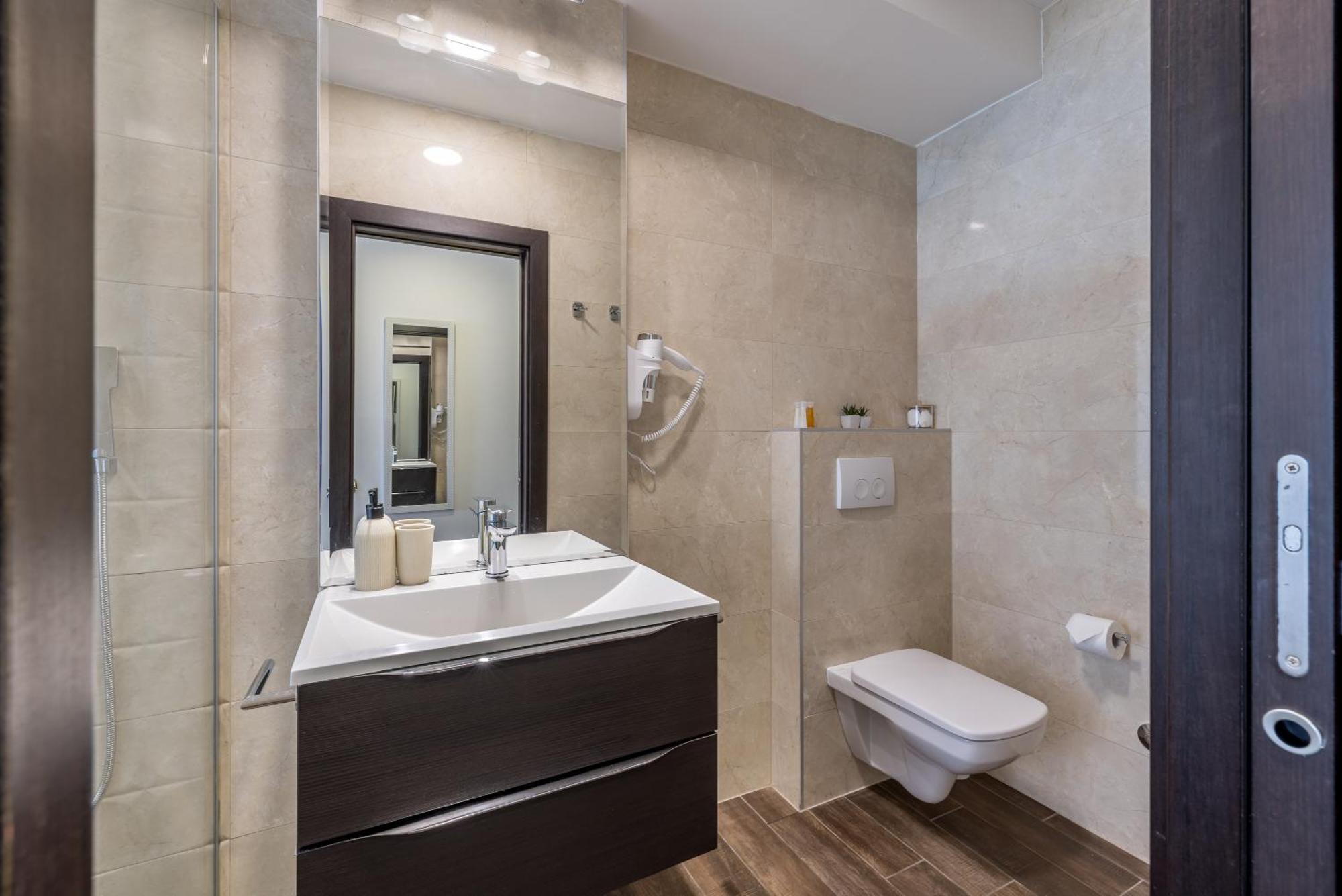 Sea View Luxury Seven Of Nine 4*