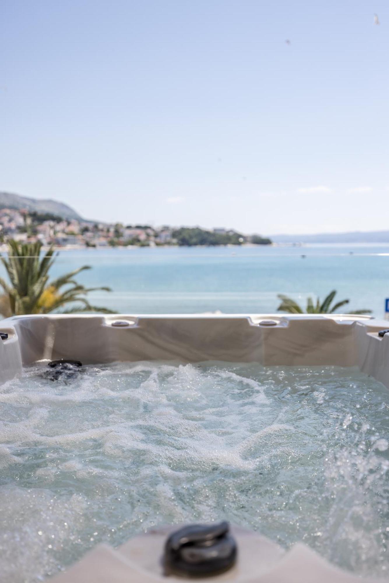 Sea View Luxury Seven Of Nine Penzion 4*