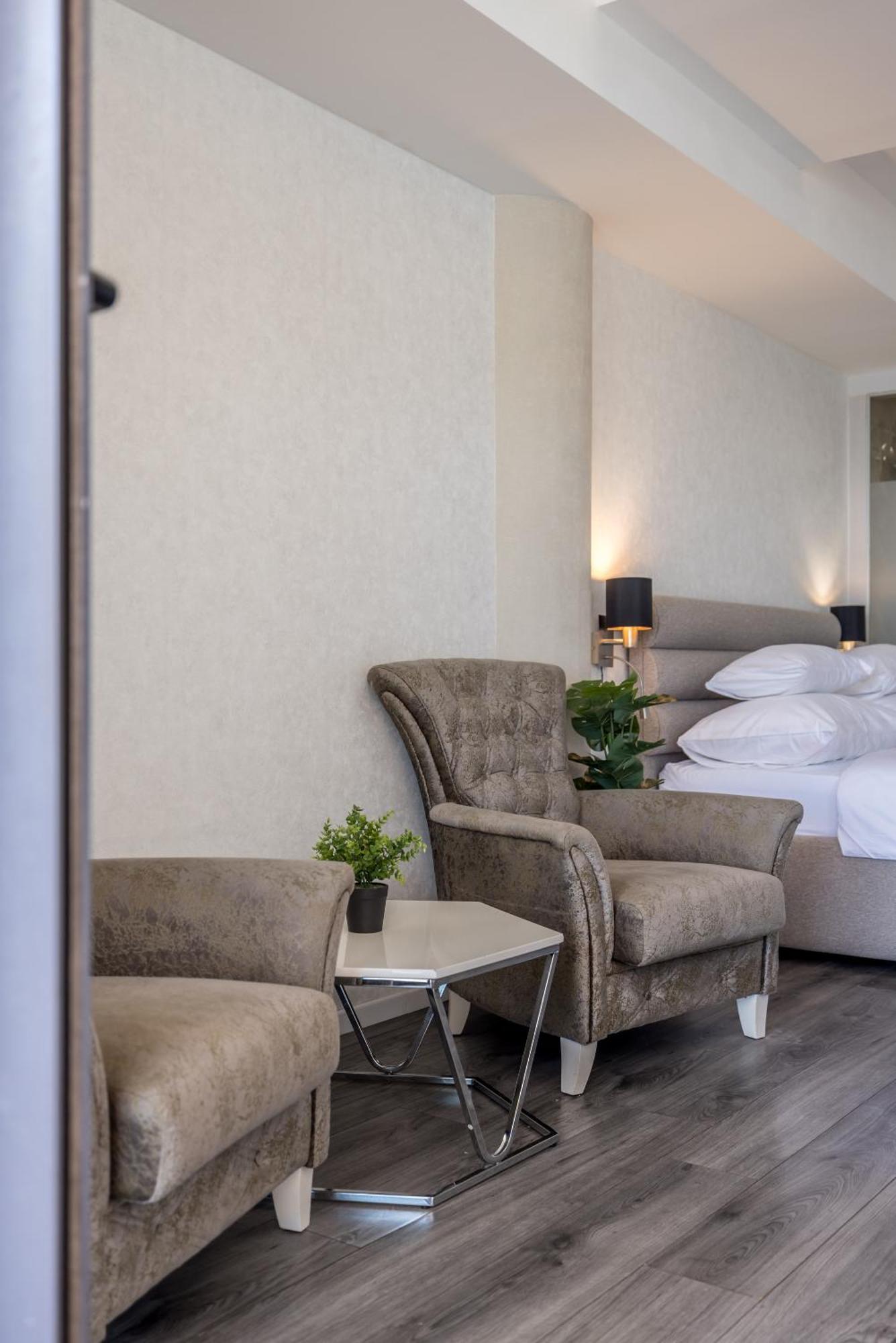 Sea View Luxury Seven Of Nine 4*